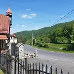 Wilcza Lapa Bed & Breakfast Pieszyce