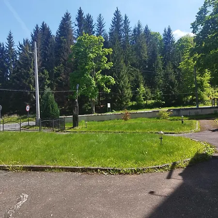 Wilcza łapa Nocleg ze śniadaniem 3*