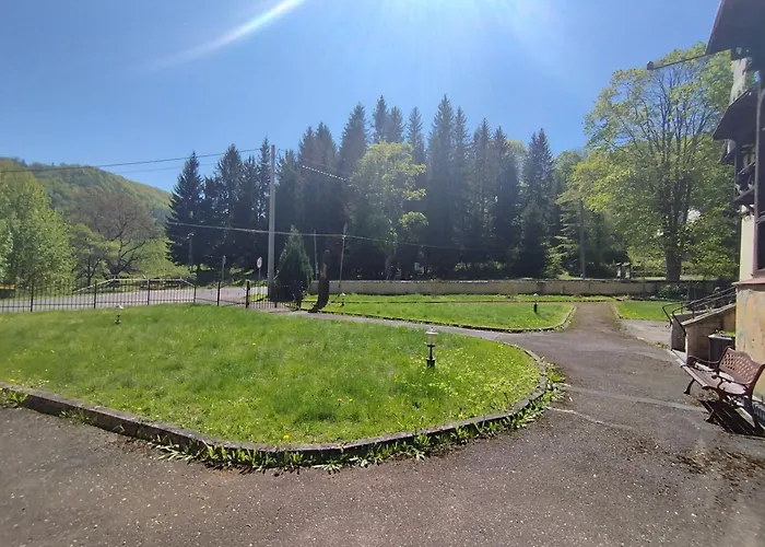 Wilcza Lapa Bed & Breakfast Pieszyce