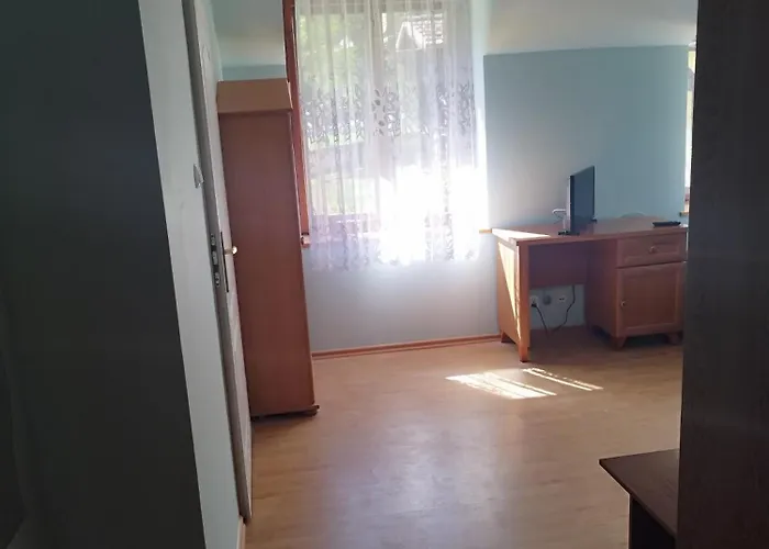 Wilcza Lapa Bed & Breakfast Pieszyce