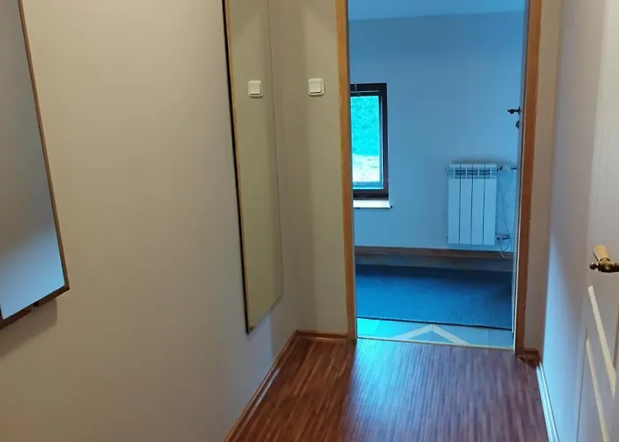 Wilcza Lapa Bed & Breakfast 3*