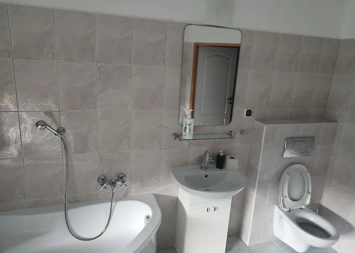 Wilcza Lapa Bed & Breakfast Pieszyce